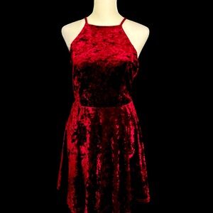 Lulu’s crushed velvet red halter dress NWT